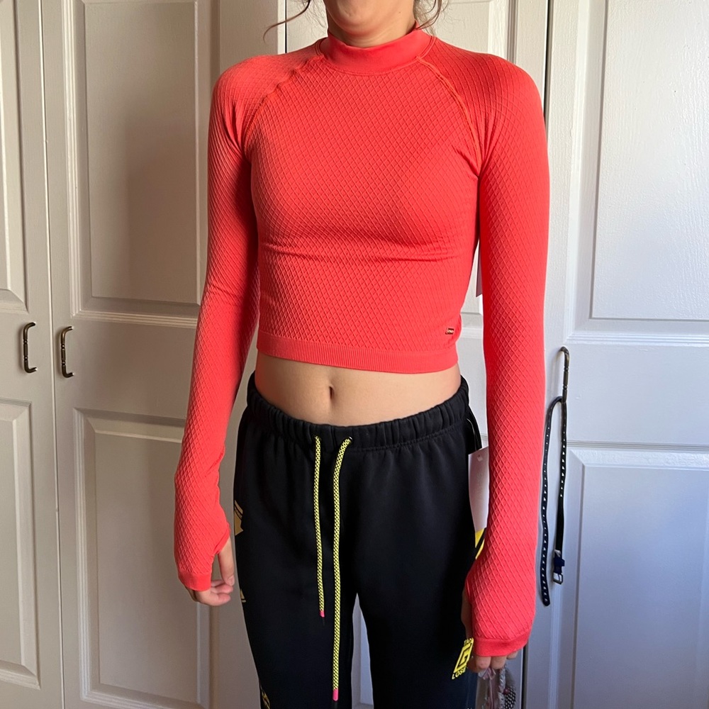 OFFICIAL Barry’s Bootcamp x LUNE brand top NWT